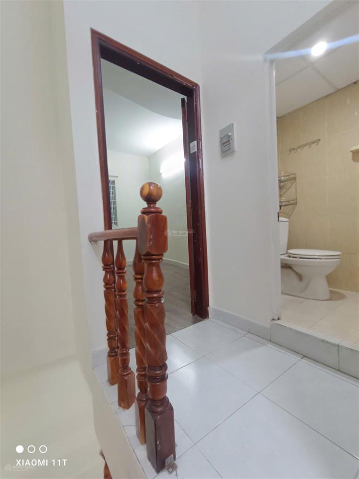 Hàng hiếm nhà 2 tầng trung tâm quận 1 vị trí cách mặt tiền 20m