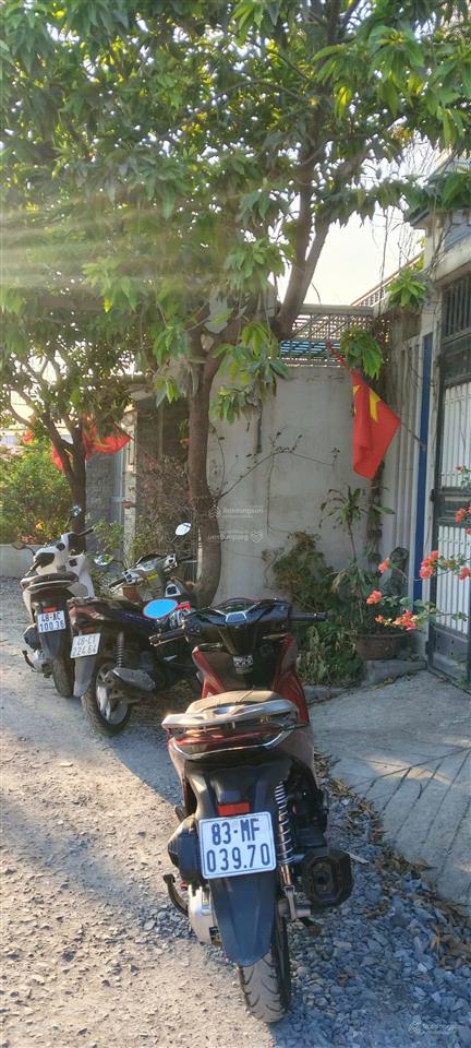 Bán đất tặng nhà cấp 4 khu vip nhà hàng bên sông gigamall