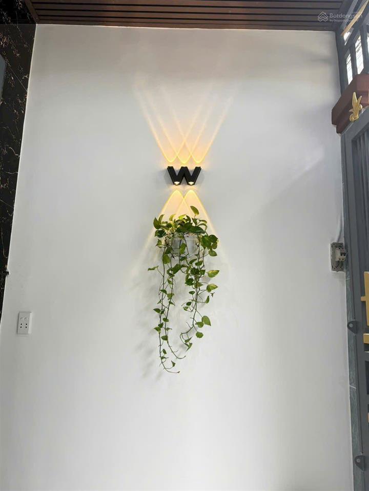 Bán nhà siêu đẹp phía bên sông giáp ranh bình thạnh