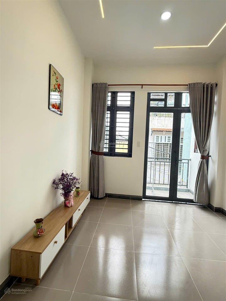 Bán nhà siêu đẹp phía bên sông giáp ranh bình thạnh