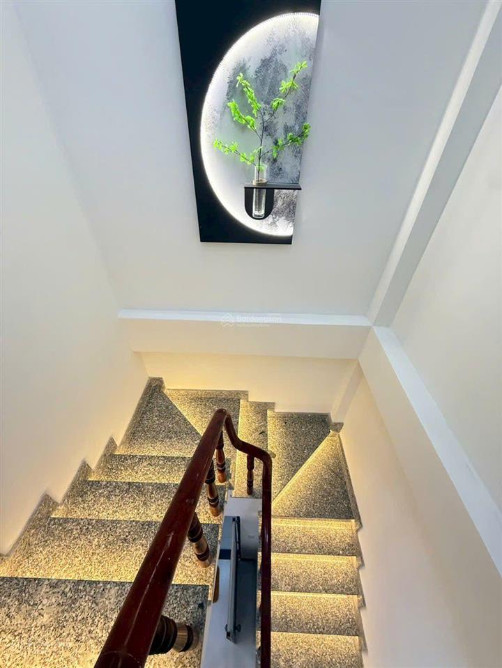 Bán nhà siêu đẹp phía bên sông giáp ranh bình thạnh