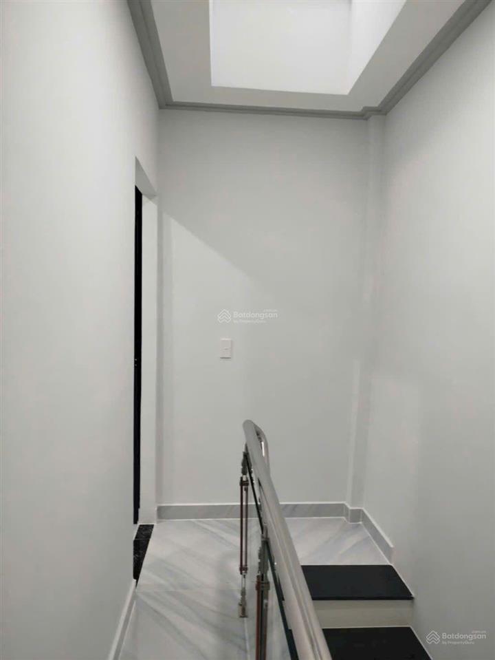 Bán nhà nhỏ 2 tầng 2pn gần chợ hiệp bình