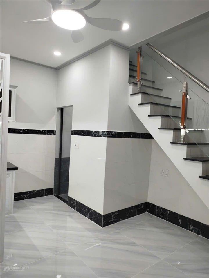 Bán nhà nhỏ 2 tầng 2pn gần chợ hiệp bình