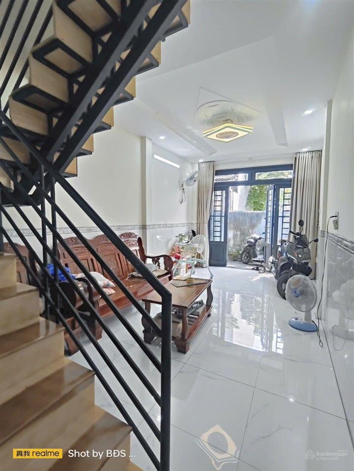 Bán nhà 2 tầng 2pn 2wc sổ hồng riêng hoàn công