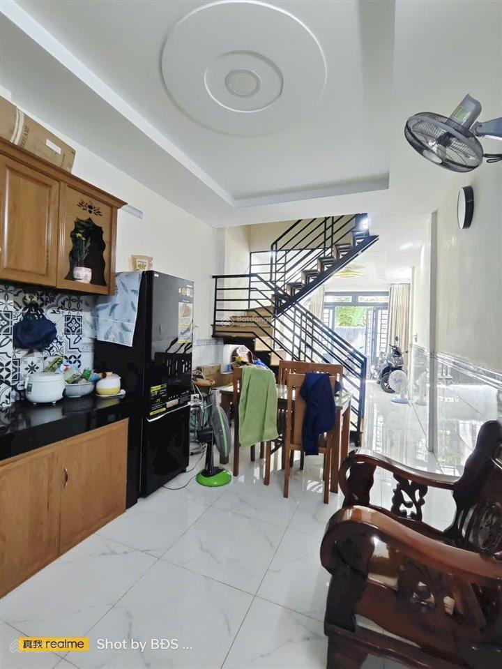 Bán nhà 2 tầng 2pn 2wc sổ hồng riêng hoàn công