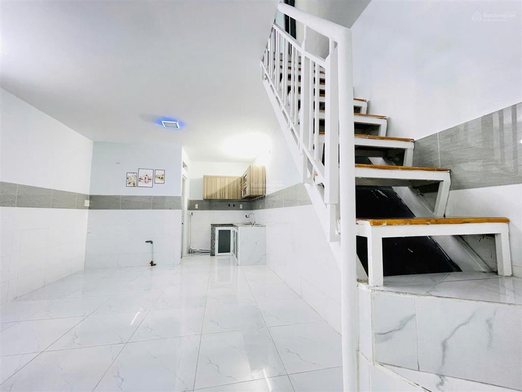 Bán nhà đẹp ngay cầu ông dầu sau lưng bún bò bà ba