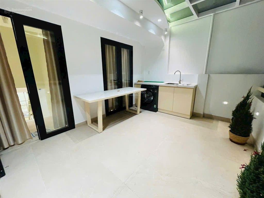 Cho thuê nhà 4 tầng full nội thất đường lý chính thắng