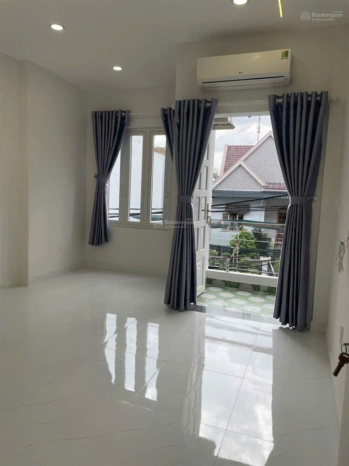 Bán nhà 3 tầng hẻm xe hơi sát mặt tiền đường, có 1pn tầng trệt