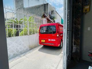 Bán nhà 3 tầng hẻm xe hơi sát mặt tiền đường, có 1pn tầng trệt