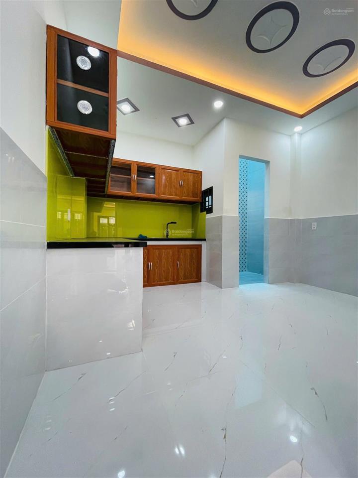 Bán nhà đẹp 2 tầng 3pn 2wc, đối diện gigamall