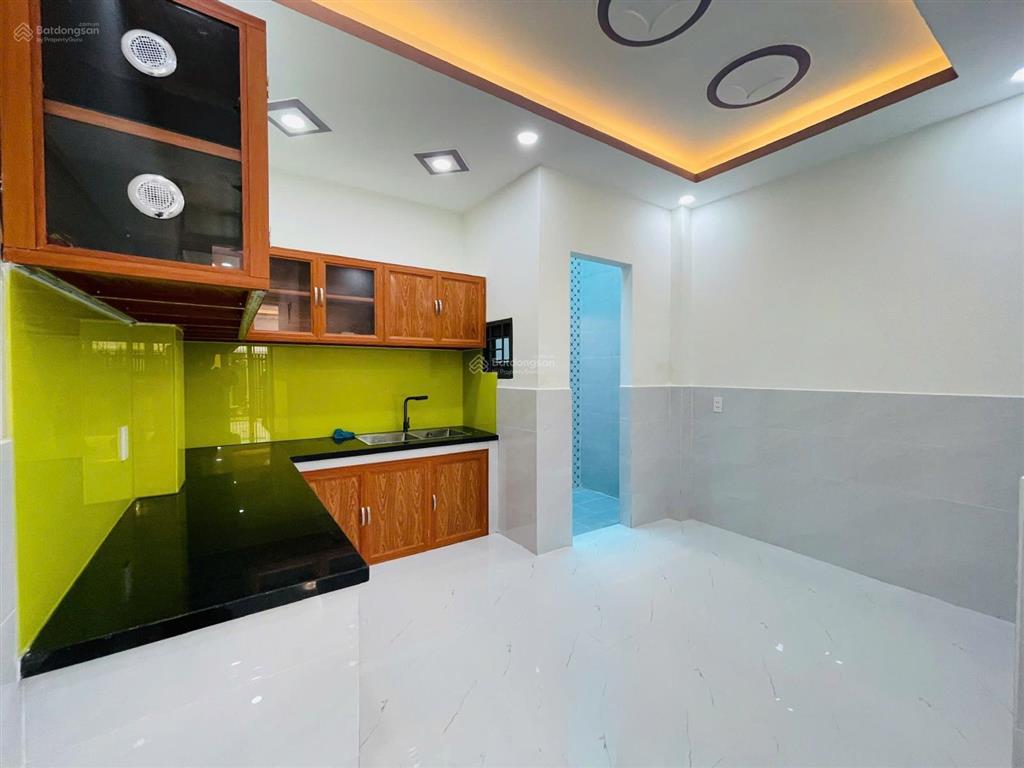 Bán nhà đẹp 2 tầng 3pn 2wc, đối diện gigamall