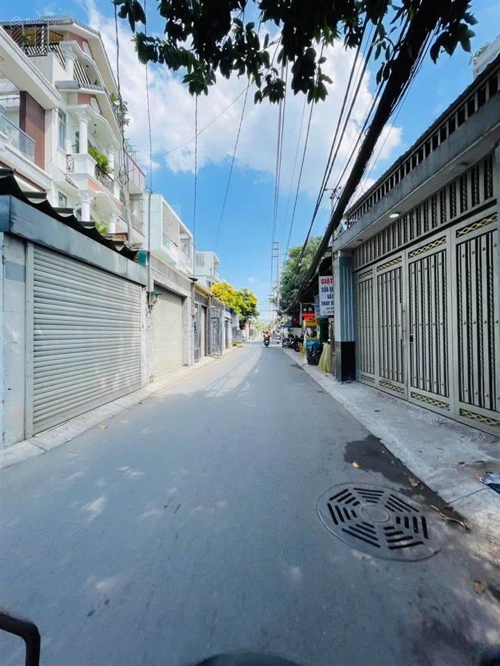 Bán 2 căn nhà phía bên sông gigamall p. hiệp bình chánh