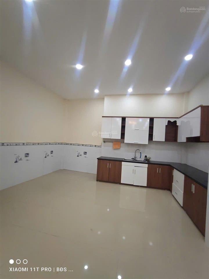 Bán nhà 3 tầng hẻm xe hơi gần vạn phúc ql13 mở rộng