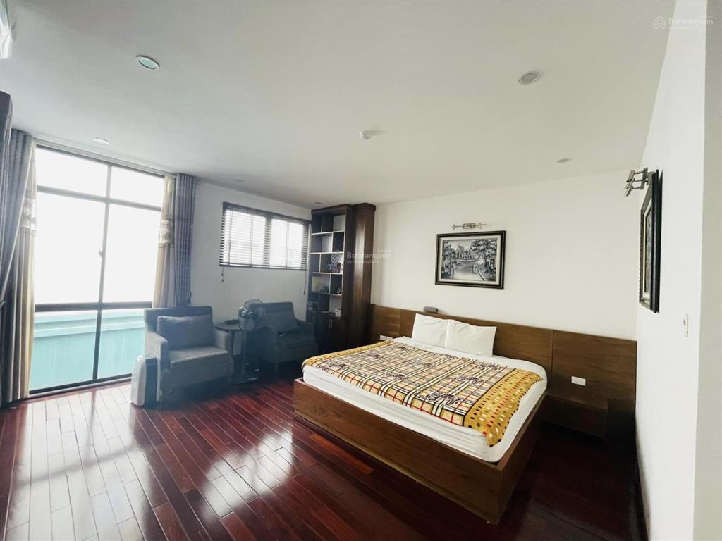 Bán gấp nhà mặt phố trúc bạch, ba đình 90m2, mt 5m. nhà xây sẵn còn mới có thang máy