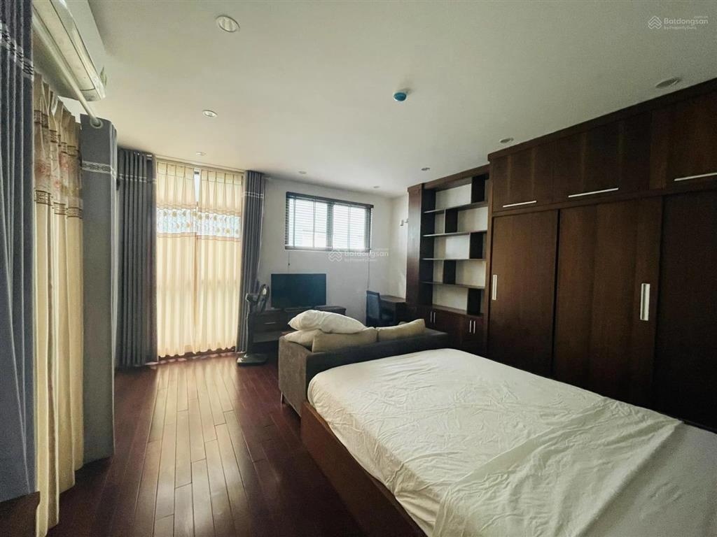 Bán gấp nhà mặt phố trúc bạch, ba đình 90m2, mt 5m. nhà xây sẵn còn mới có thang máy