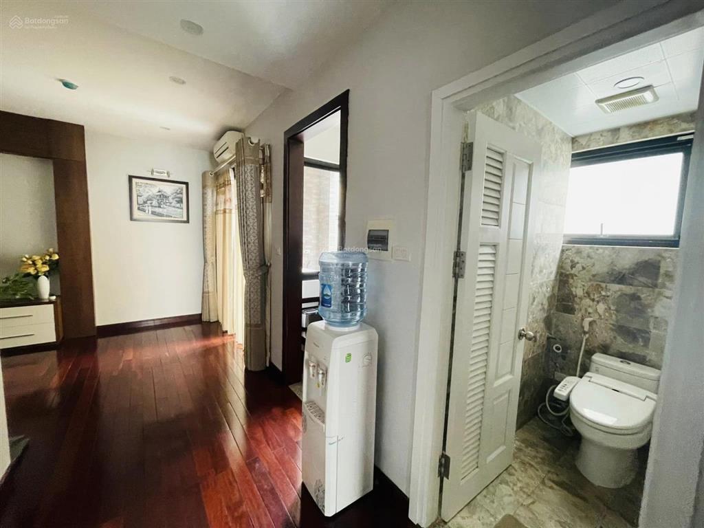 Bán gấp nhà phố trích sài,dt100m2, mt7m.xây sẵn 7 tầng thang máy,ô tô vào nhà.giá 22,9 tỷ.