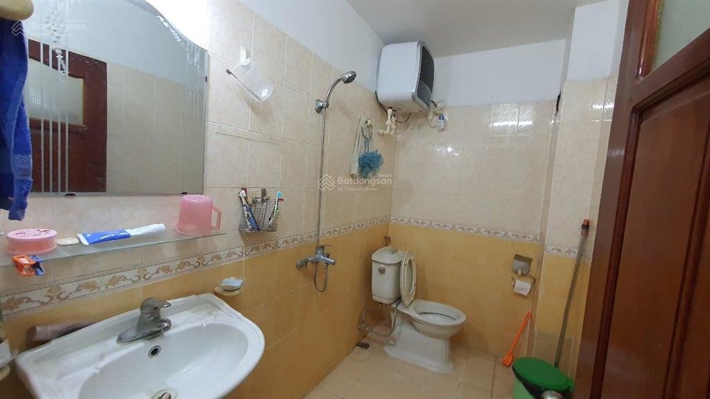 Cần bán gấp nhà 4 tầng mp cổ hàng ngang, ngõ gạch. dt 37m2, mt 5m. lô góc. sổ vuông đẹp. kd tốt