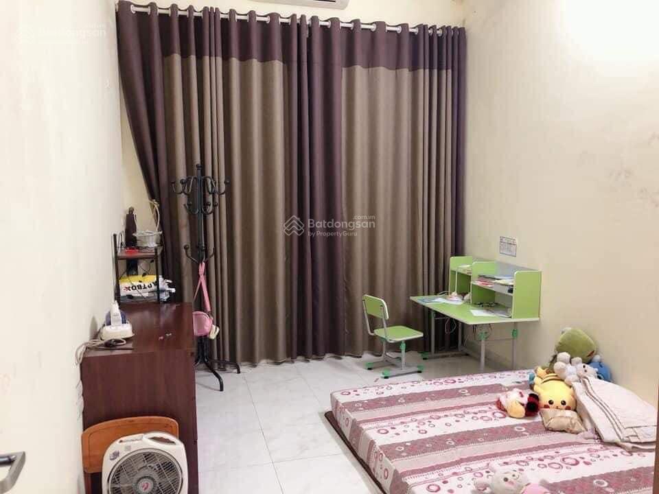 Bán gấp mp 4 tầng nguyễn thái học, dt 110m2, vị trí đẹp ngay gần về phía quốc tử giám. giá 43 tỷ
