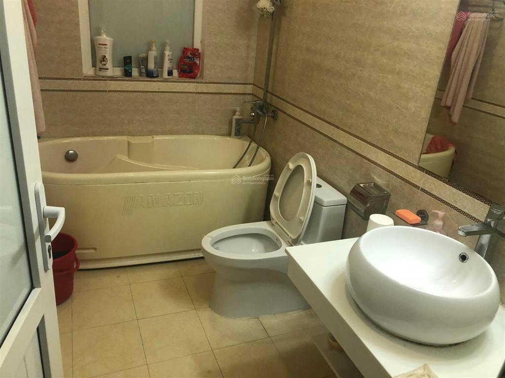 Bán gấp nhà mp hào nam. dt 75m2, mt 9m. vị trí đẹp, sổ vuông. kd tốt. giá tốt 24 tỷ
