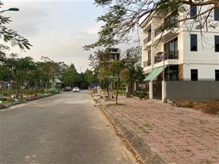 Chỉ 5,x tỷ sở hữu 200m2 biệt thự khu b nam đầm vạc  đối diện tttm, sổ sẵn.