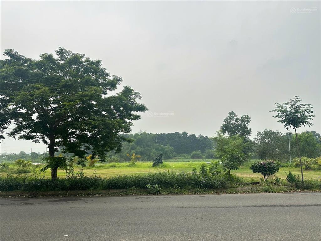 Siêu phẩm mặt phố lý nam đế  view hồ đầm vạc và sân gôn  mặt tiền 8m sẵn sổ đỏ