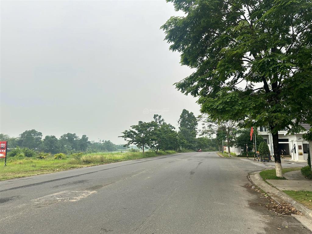 Siêu phẩm mặt phố lý nam đế  view hồ đầm vạc và sân gôn  mặt tiền 8m sẵn sổ đỏ