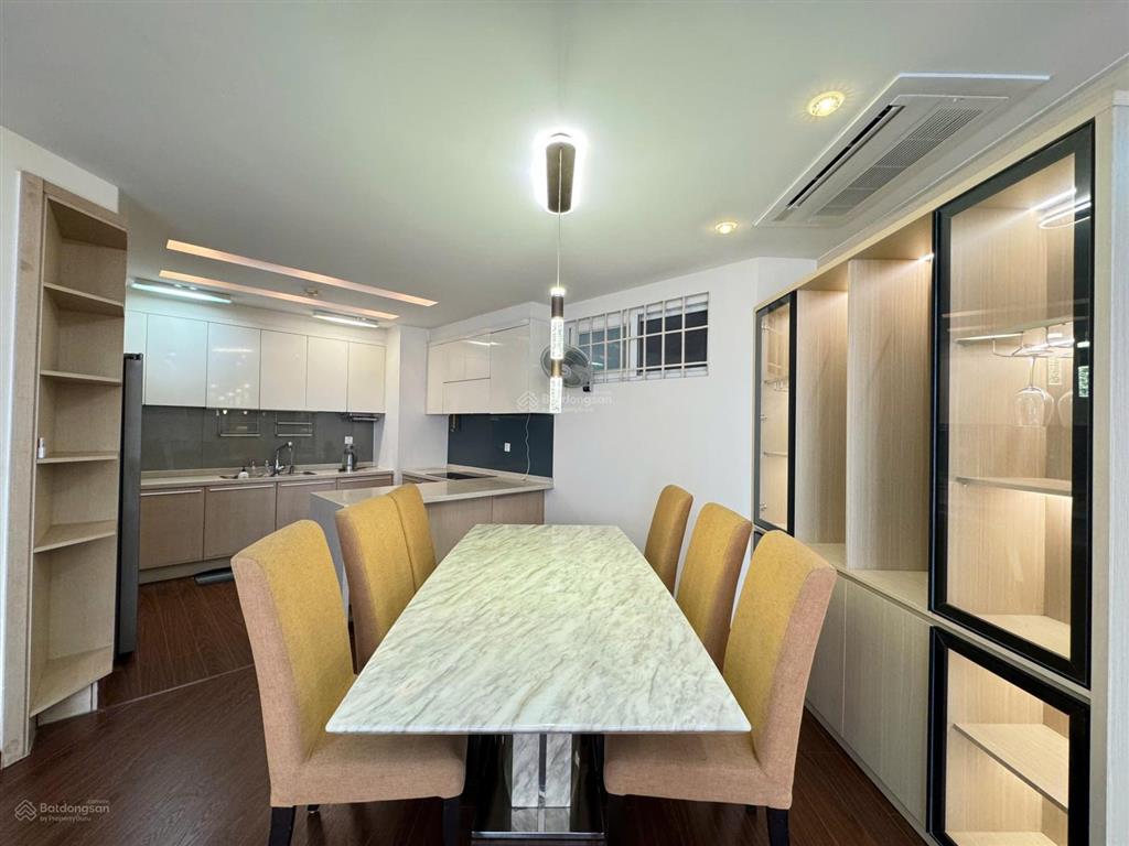 Imperia cho thuê căn 3pn 135m2 giá chỉ 26tr có suất oto