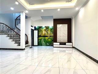 Nhà đẹp thoáng sáng tại đội cấn 40m2 4 tầng với 3 ngủ đủ nội thất, ngõ xe ba gác giá hợp lý 15tr/th