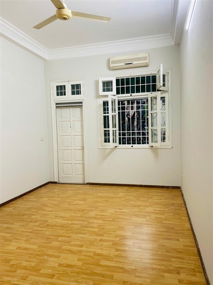 Cho thuê nhanh khu hoàng cầu 50m2x4t vị trí tiện kd nhà sạch sẽ đủ điều hòa phù hợp ở, vp 20tr/th