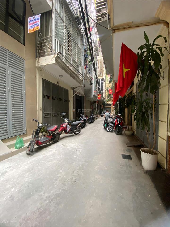 Nhà mới xây kim ngưu 40m2x7t mt4m có thang máy 5 phòng khép kín ngõ nội thất cơ bản oto đỗ cửa 25tr