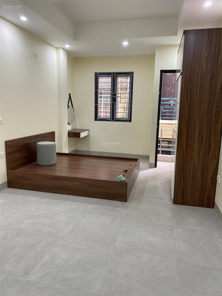 Nhà mới xây kim ngưu 40m2x7t mt4m có thang máy 5 phòng khép kín ngõ nội thất cơ bản oto đỗ cửa 25tr