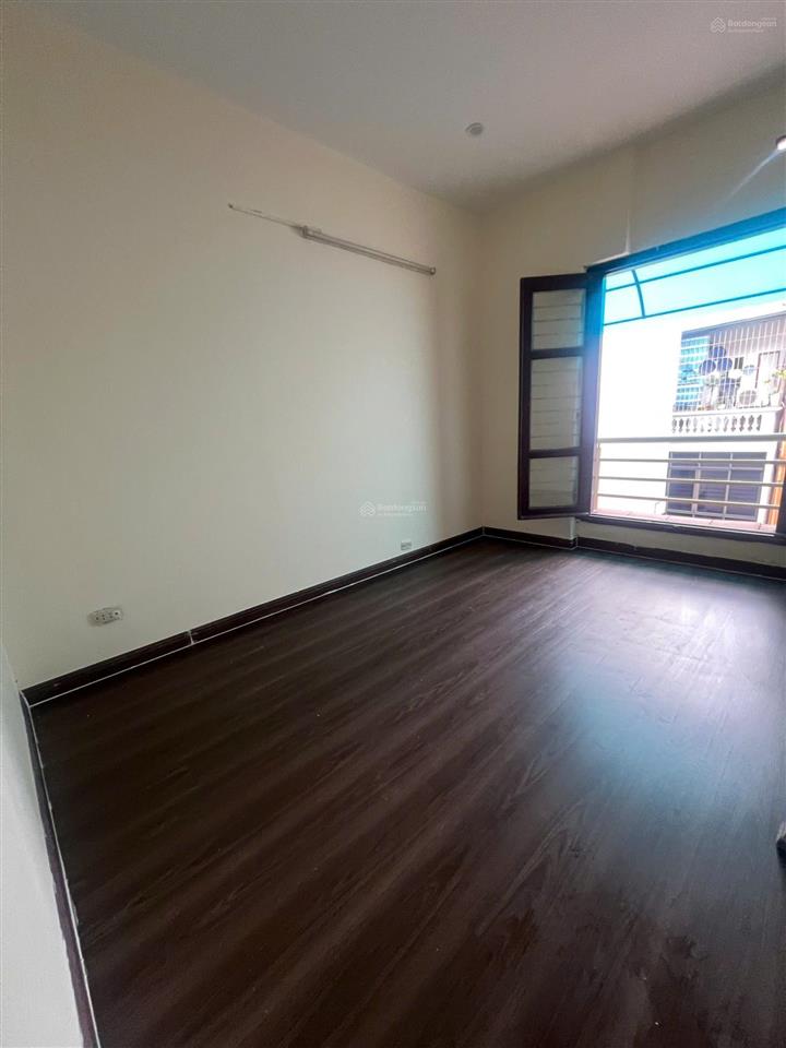 Phân lô quân đội đường bưởi 120m2x5t mt4m sạch sẽ nhiều phòng có sân để 20 xe oto đỗ cửa giá 34tr