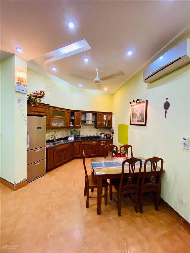 Nhà hào nam 5 tầng 3 ngủ với diện tích 40m2, nhà sẵn nội thất để ở ngõ nông gần phố giá 15tr/th