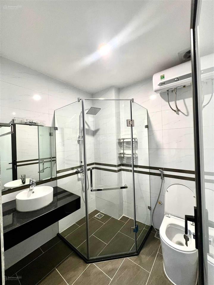 Cho thuê nhanh nhà thái hà 45m2x5t mt4m nhà sạch sẽ nhiều phòng sử dụng đủ đh, nl ngõ oto giá 17tr