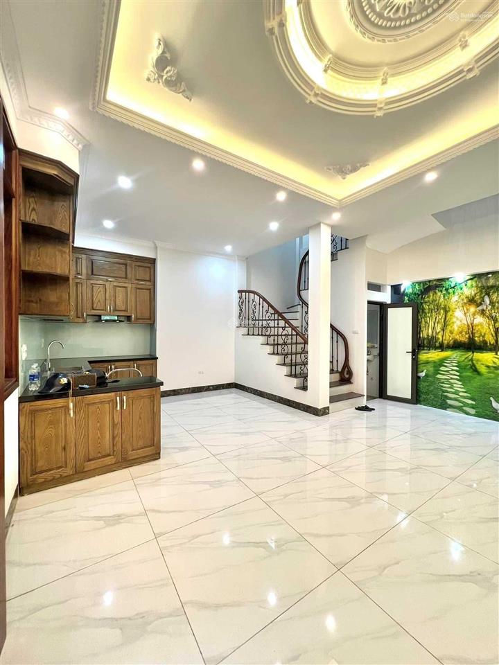 Cho thuê nhanh nhà thái hà 45m2x5t mt4m nhà sạch sẽ nhiều phòng sử dụng đủ đh, nl ngõ oto giá 17tr