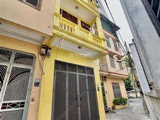 Không có căn thứ 2 ở chùa láng  45m2x4t mt4m cách phố 20m phù hợp nhà ở, kd sạch sẽ giá tốt 15tr