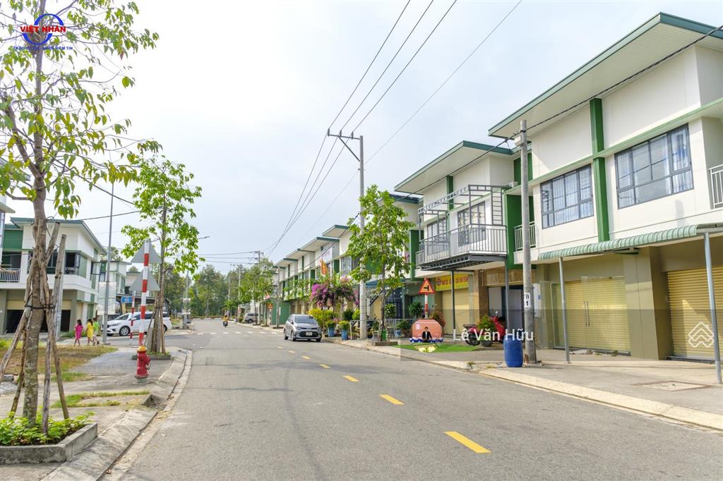 Căn shophouse oasis city 80m2 sổ hồng riêng chỉ 1,7 tỷ