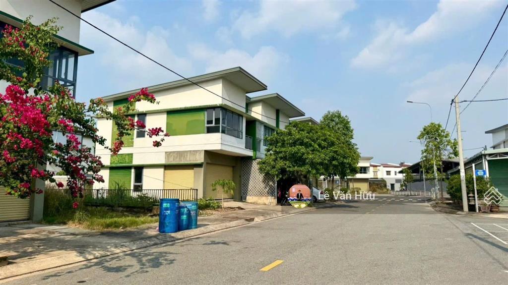 Bán căn shophouse 85m2 liền kề trường mầm non hoa sen khu đô thị oasis city