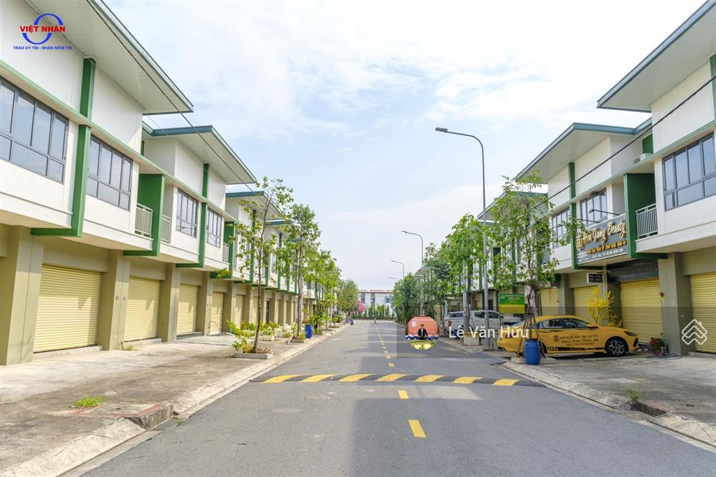 Bán căn shophouse 2 tầng 85m2 oasis city chỉ 1,7 tỷ