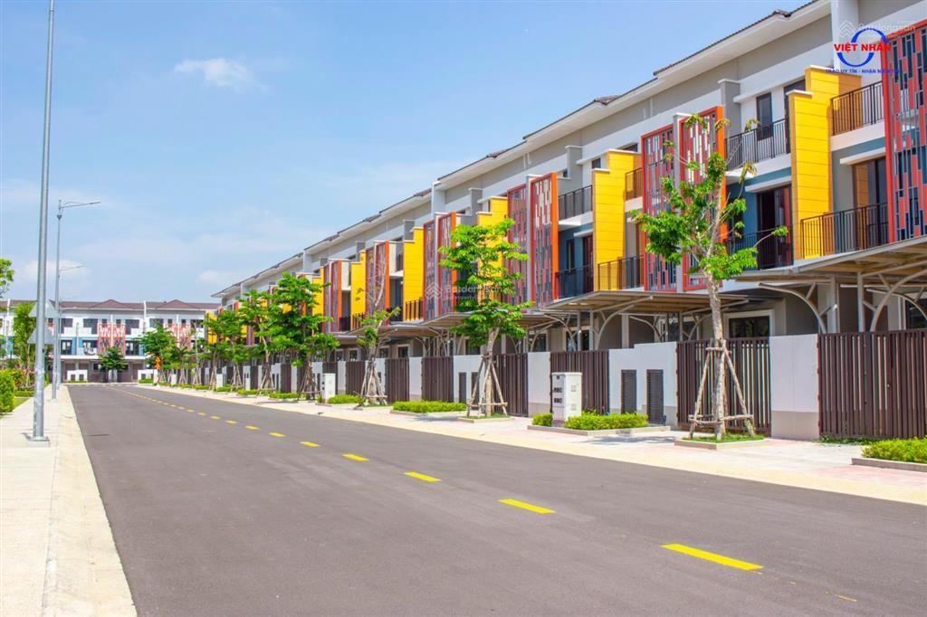 Bán căn liên kế 3 tầng sun casa central view công viên 3,28 tỷ