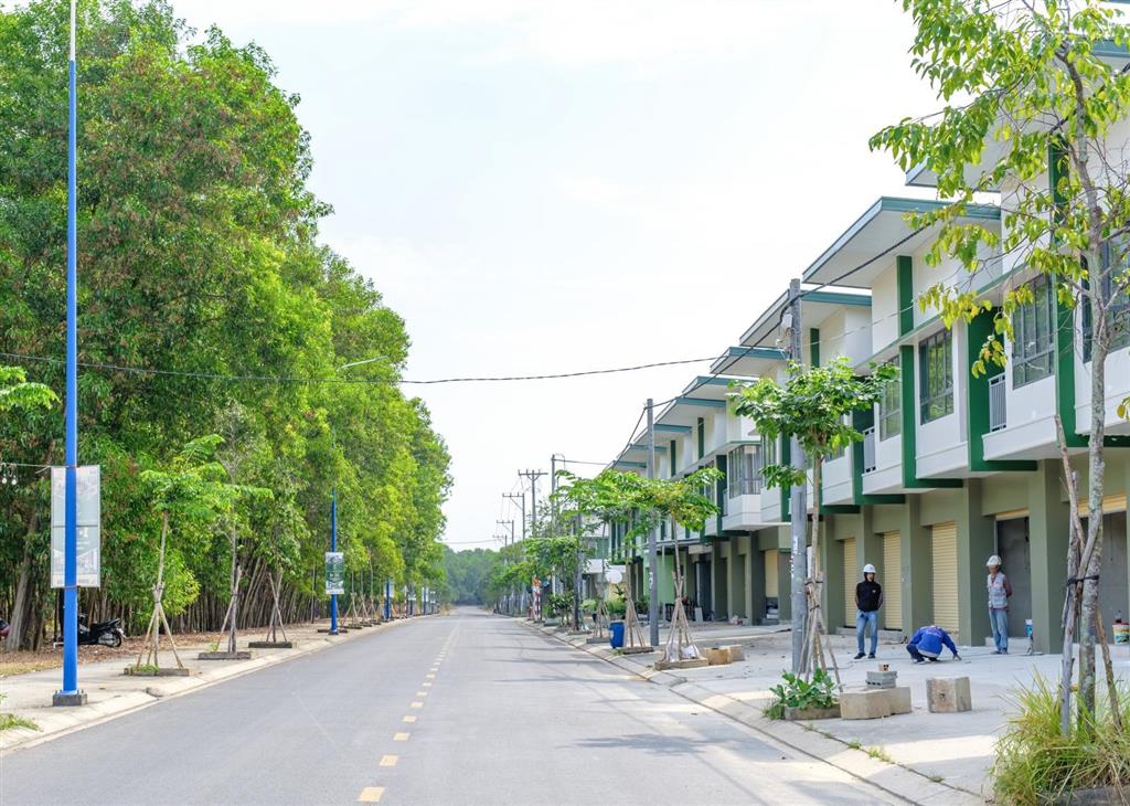 Bán căn shophouse 85m2 oasis city giá 1,7 tỷ