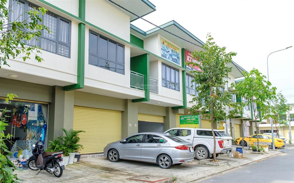 Bán căn shophouse 85m2 oasis city giá 1,7 tỷ