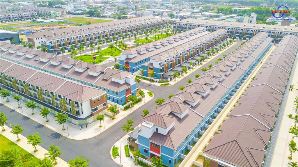 Bán căn 3 tầng view công viên 100m2 cho thuê 15 triệu/tháng sun casa central