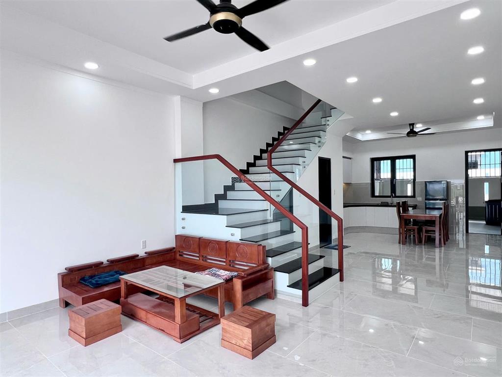 Căn shophouse sun casa central 3 tầng  hoàn thiện 4 phòng ngủ sẵn hợp đồng thuê 16 triệu/tháng