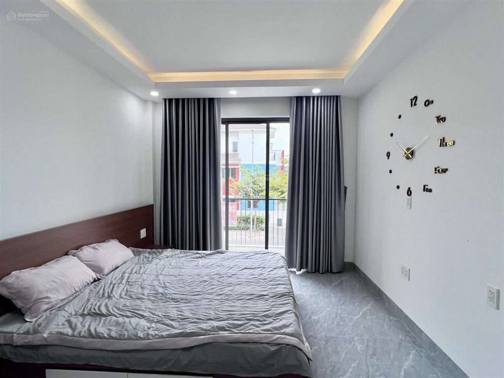 Nhà cho thuê đầy đủ nội thất 3 phòng ngủ sun casa central  kcn vsip 2 bình dương