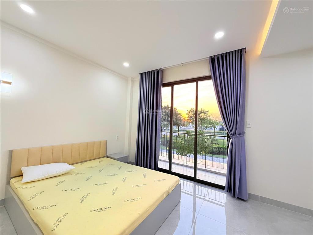 Cho thuê căn 4 phòng ngủ đầy đủ nội thất sun casa  kcn vsip 2 bình dương