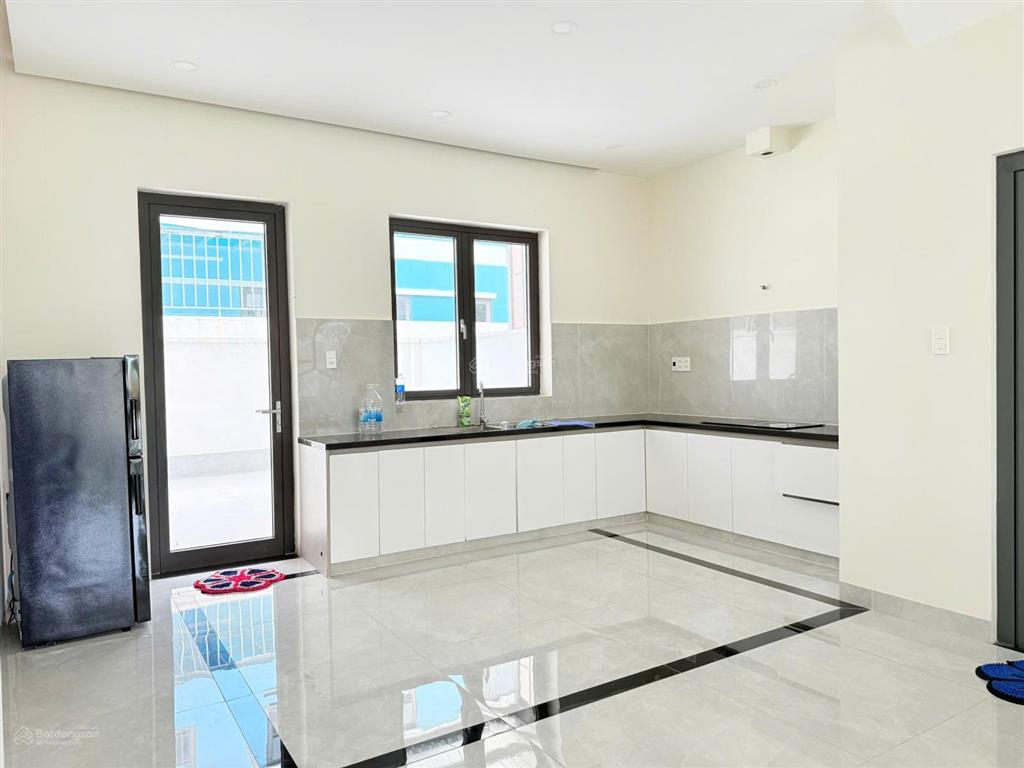 Cho thuê căn 4 phòng ngủ đầy đủ nội thất sun casa  kcn vsip 2 bình dương