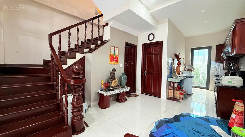 Căn liên kế 3 tầng đã hoàn thiện 3 ngủ cần bán lại sun casa central 3,7 tỷ