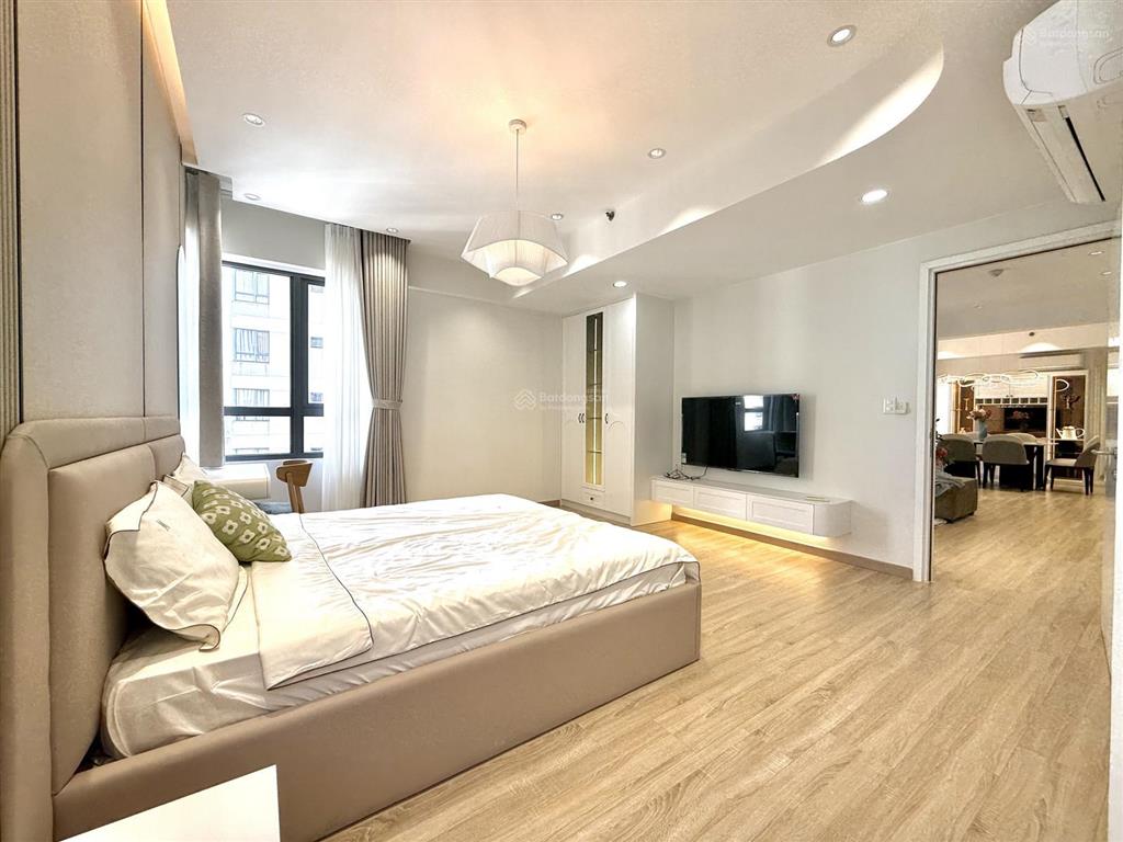 Căn 3pn lớn masteri cần bán  nội thất mới 100%
