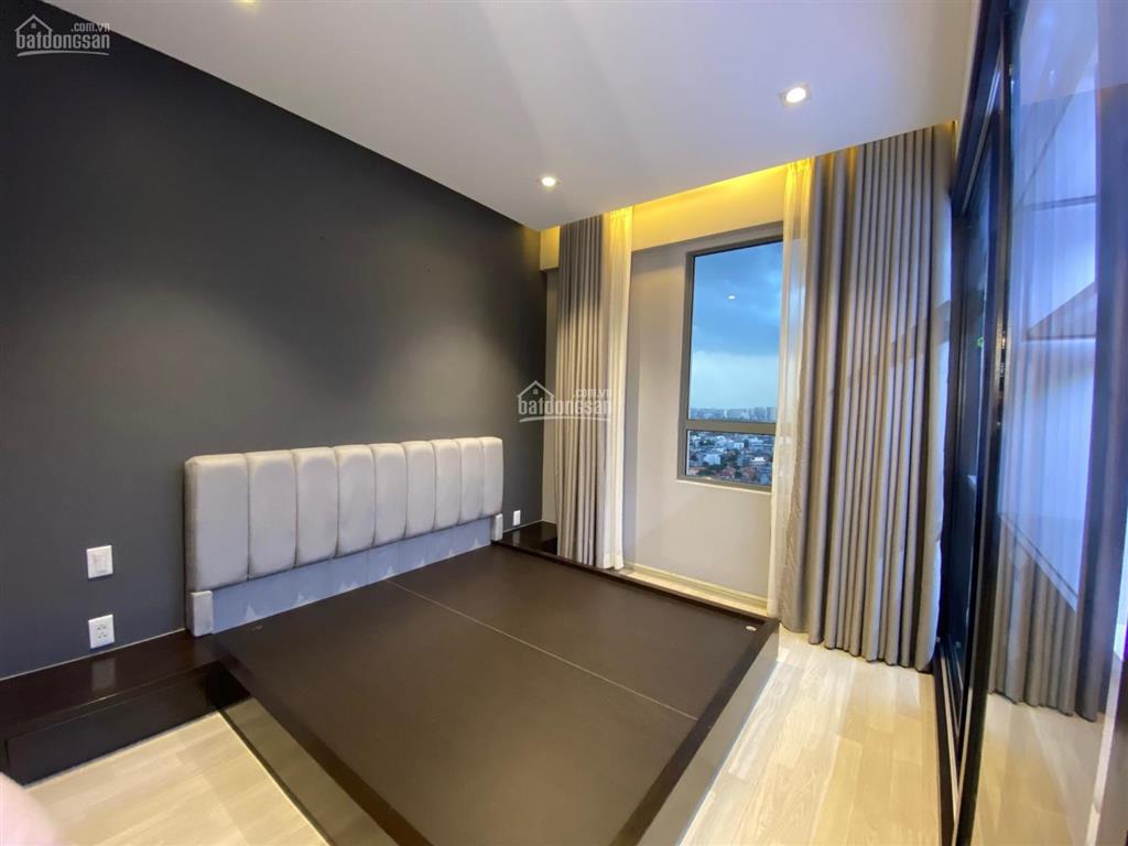 Chính chủ gửi bán căn hộ 3pn view sông trực diện  nội thất hiện đại giá tốt